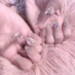 Yasuda Momone Instagram – ネイルチップ🥰⌒♡｡

トリミングするからネイルできないけど、
ネイルチップは好きな時に付けられて好きな時に外せるからオススメ🎀

.
.
.
#ネイル #nail #ネイルチップ #shein #frenchgirly #girly #フレンチガーリー #pink #ピンク加工 #girlyfashion #girl #ガーリー