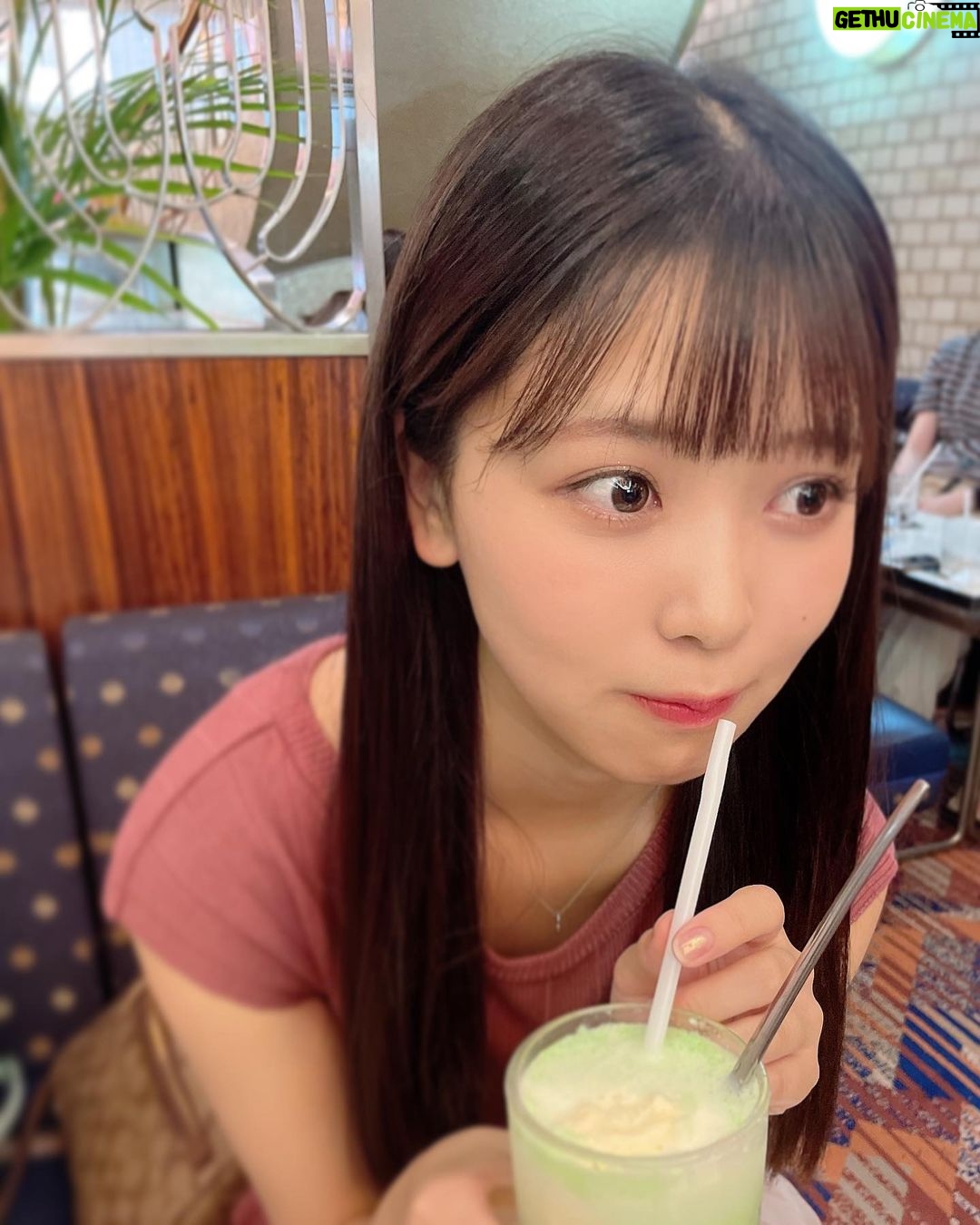 Yasuda Momone Instagram - ヘナモンポーズ . . . #喫茶店 #難波カフェ #なんばカフェ #昭和レトロ #クリームソーダ #osaka #cafe