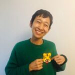 Yasuko Mitsuura Instagram - 久々のバンクーバー手芸部 お題は虎　（一人早退） 部員の西加奈子ちゃんも虎ブローチで笑顔に。 部員の旦那さんもトラブローチで笑顔に。 明日、職場につけて行くとか行かないとか。
