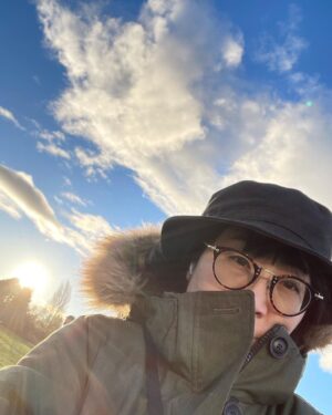 Yasuko Mitsuura Instagram - ちょっとの晴れ間にみんな散歩にでるよ