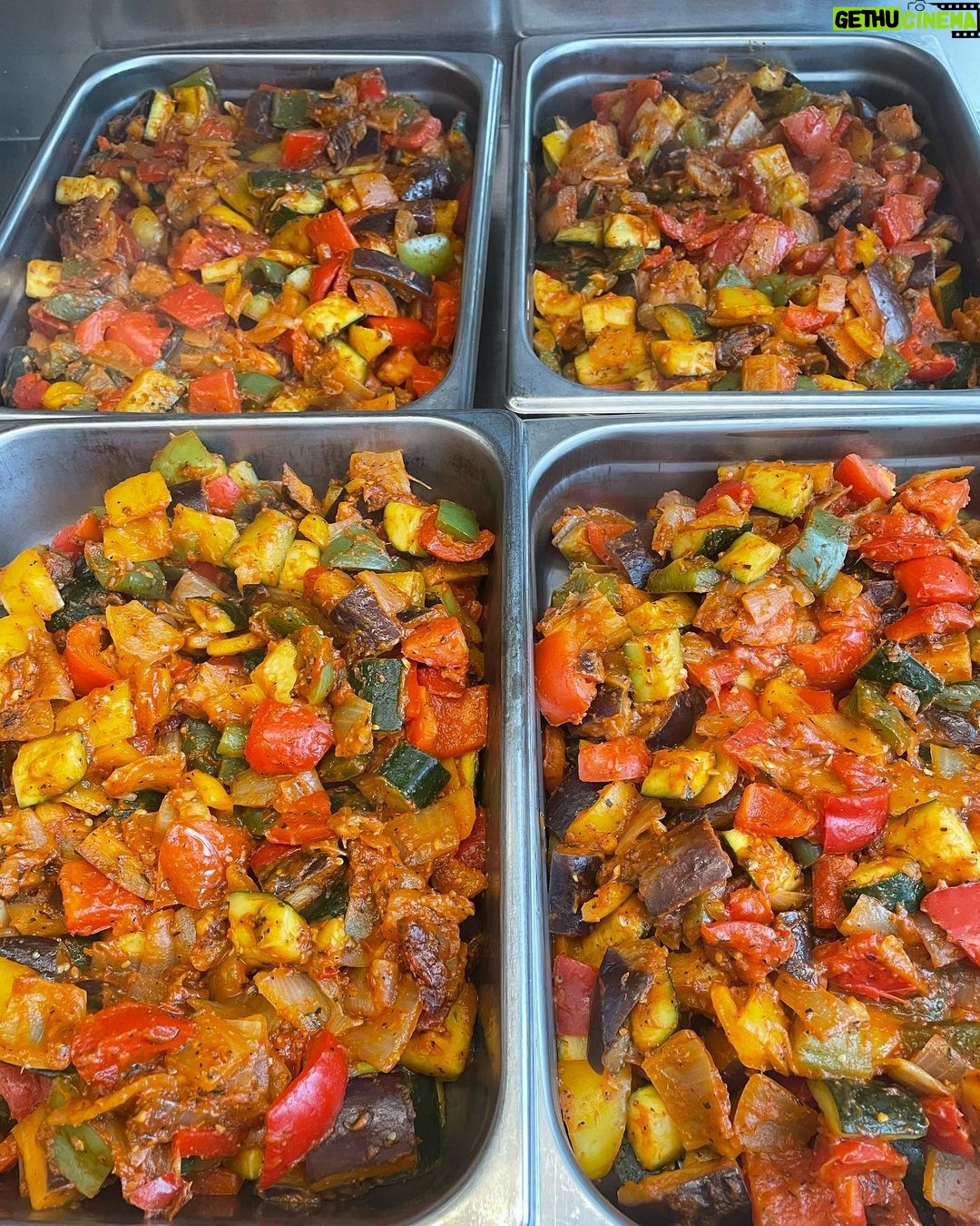 Yasuko Mitsuura - 21.7K Likes - 学校で作ったやつ。の一部。
Ratatouille , Southern style pork pie , Lamb and duchess potato pie