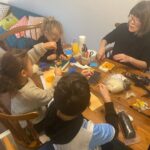 Yasuko Mitsuura Instagram - 手芸　子供部 お題　虎とお花 カナダの子供は、ヤスコさーん、ヤスコさーん、と言いながら、私に登ろうとします。可愛いです。人気者です。