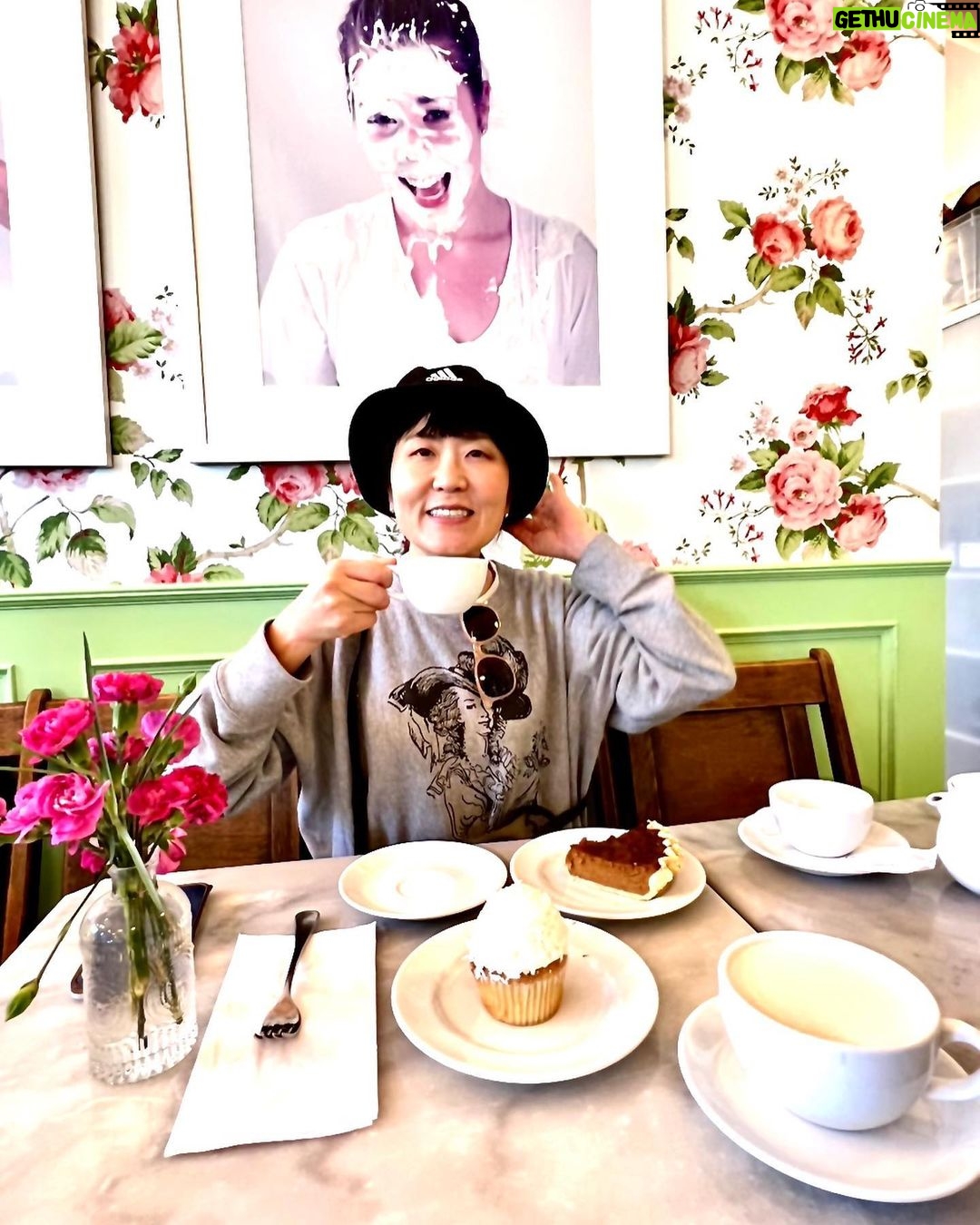 Yasuko Mitsuura - 27.8K Likes - 秋晴れの日にハイキングに行って、帰りに可愛いカフェに寄りました。インスタらしい写真を載せました。