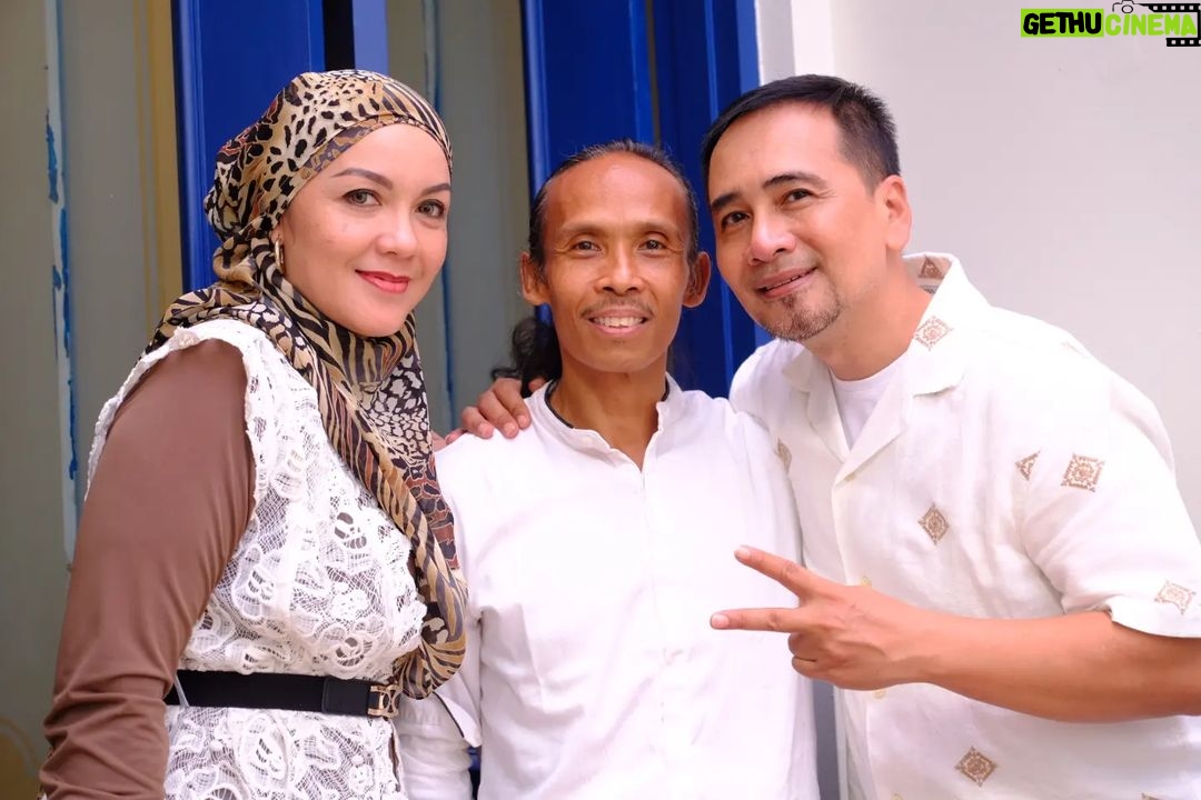 Yayan Ruhian - 11.7K Likes - Walimatussafar Mamah @mamayoyoh6 & Abang @piping.firmansyah77
Sehat-sehat dan lancar semuanya Mah, Bang, dari berangkat sampai pulang nanti. Ibadahnya diterima, diridhoi Allah SWT dan jadi haji yang mabrur. Aaamiin...