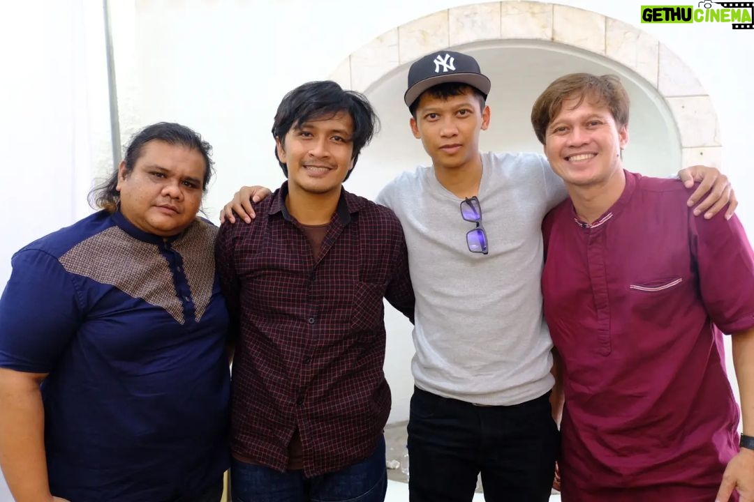 Yayan Ruhian - 11.7K Likes - Walimatussafar Mamah @mamayoyoh6 & Abang @piping.firmansyah77
Sehat-sehat dan lancar semuanya Mah, Bang, dari berangkat sampai pulang nanti. Ibadahnya diterima, diridhoi Allah SWT dan jadi haji yang mabrur. Aaamiin...