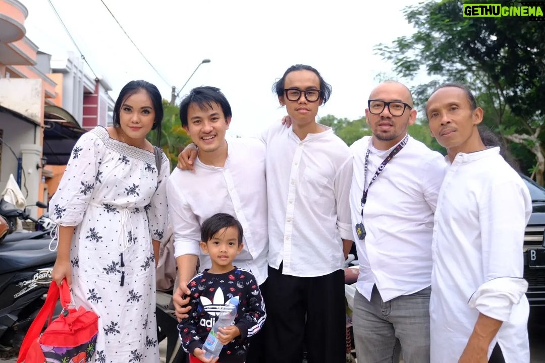 Yayan Ruhian - 11.7K Likes - Walimatussafar Mamah @mamayoyoh6 & Abang @piping.firmansyah77
Sehat-sehat dan lancar semuanya Mah, Bang, dari berangkat sampai pulang nanti. Ibadahnya diterima, diridhoi Allah SWT dan jadi haji yang mabrur. Aaamiin...