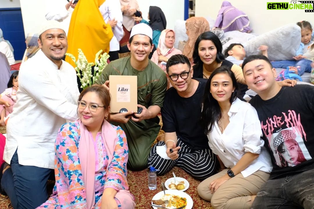 Yayan Ruhian - 11.7K Likes - Walimatussafar Mamah @mamayoyoh6 & Abang @piping.firmansyah77
Sehat-sehat dan lancar semuanya Mah, Bang, dari berangkat sampai pulang nanti. Ibadahnya diterima, diridhoi Allah SWT dan jadi haji yang mabrur. Aaamiin...