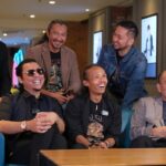 Yayan Ruhian Instagram - Terima kasih buat Sahabat yg hadir di gala premier Film Mat Kilau Kebangkitan Pejuang beberapa hari lalu di @cgv.id Jakarta Dan buat sahabat semua saat ini Mat Kilau sedang tayang di @cgv.id @cinepolisid dan @newstarcineplex #ayokebioskop #itutajam #greget 📸 @bahasa_hanief, @thehitmannazri & @studiokembara