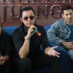 Yayan Ruhian Instagram - Terima kasih buat Sahabat yg hadir di gala premier Film Mat Kilau Kebangkitan Pejuang beberapa hari lalu di @cgv.id Jakarta Dan buat sahabat semua saat ini Mat Kilau sedang tayang di @cgv.id @cinepolisid dan @newstarcineplex #ayokebioskop #itutajam #greget 📸 @bahasa_hanief, @thehitmannazri & @studiokembara