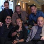 Yayan Ruhian Instagram - Terima kasih buat Sahabat yg hadir di gala premier Film Mat Kilau Kebangkitan Pejuang beberapa hari lalu di @cgv.id Jakarta Dan buat sahabat semua saat ini Mat Kilau sedang tayang di @cgv.id @cinepolisid dan @newstarcineplex #ayokebioskop #itutajam #greget 📸 @bahasa_hanief, @thehitmannazri & @studiokembara