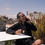 Yayan Ruhian Instagram - Cara saya nikmatin pagi, tetap sama dimana pun berada ☕️ #tubrukers juga pasti tak berbeda. . . #travelwork #greget #itutajam 📷 : @dzikrisukma Barcelona, Spain