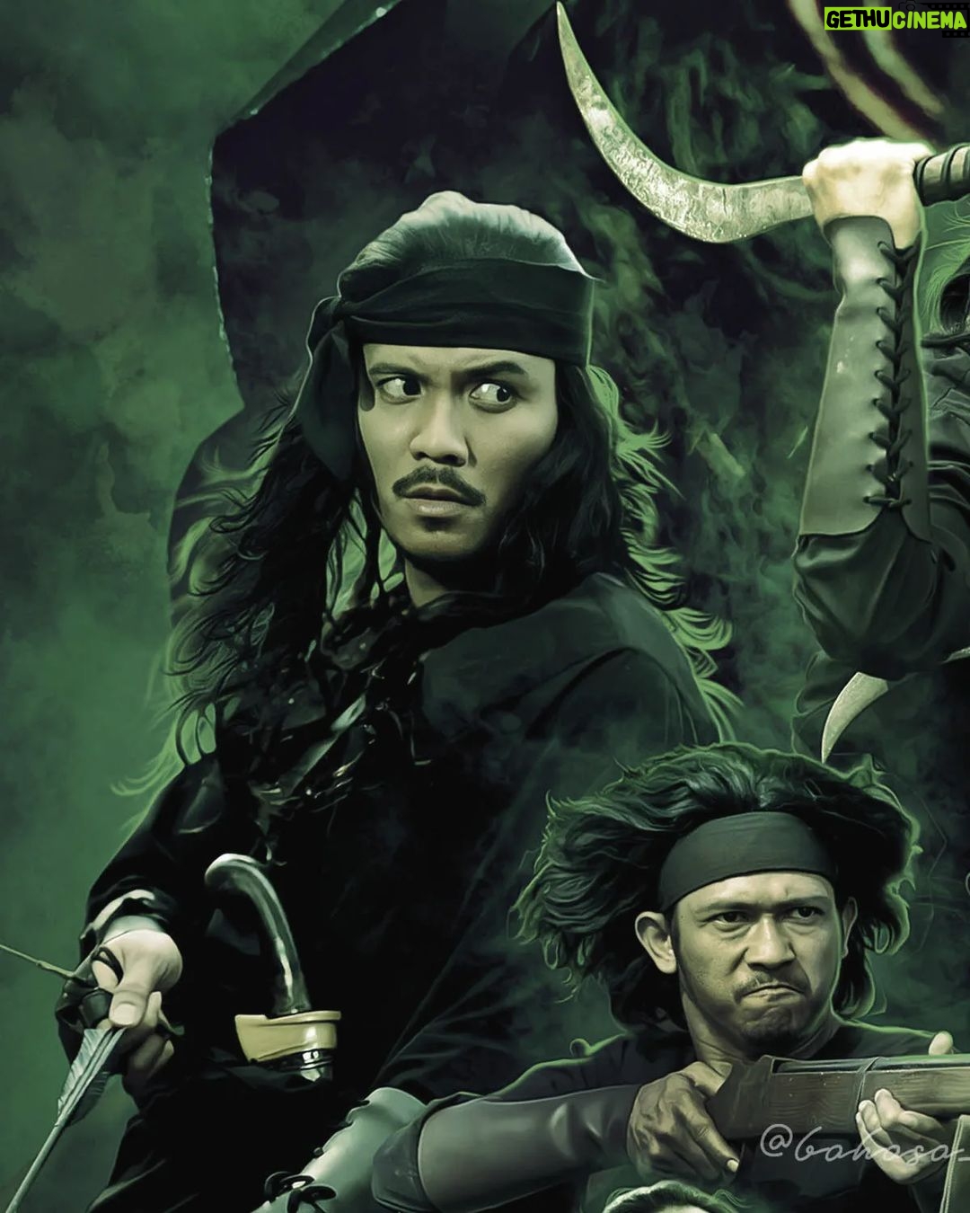 Yayan Ruhian - 7.5K Likes - #fanart #fanmade #artwork #movieposter #poster #MatKilau @filem_matkilau #photoshop #BahasaHanief
(Seluruh foto dalam poster ini saya ambil sendiri kecuali 3 foto (Kilau - Wahid, Rukiyah & crowd) yang diambil dari karya Bang @thehitmannazri )
Terimakasih