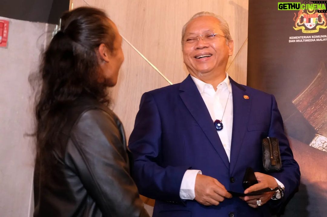 Yayan Ruhian - 7.3K Likes - Sebuah kehormatan bagi kami dalam special screening @filem_matkilau tadi malam Tan Sri Datuk Seri Panglima Haji Annuar bin Musa, Menteri Komunikasi dan Multimedia, berkenan hadir bersama sejumlah undangan. Terimakasih 🙏🏽🙏🏽