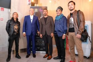Yayan Ruhian Instagram - Sebuah kehormatan bagi kami dalam special screening @filem_matkilau tadi malam Tan Sri Datuk Seri Panglima Haji Annuar bin Musa, Menteri Komunikasi dan Multimedia, berkenan hadir bersama sejumlah undangan. Terimakasih 🙏🏽🙏🏽