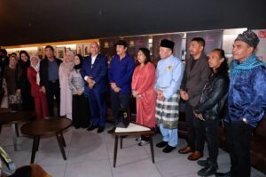 Yayan Ruhian Instagram - Sebuah kehormatan bagi kami dalam special screening @filem_matkilau tadi malam Tan Sri Datuk Seri Panglima Haji Annuar bin Musa, Menteri Komunikasi dan Multimedia, berkenan hadir bersama sejumlah undangan. Terimakasih 🙏🏽🙏🏽