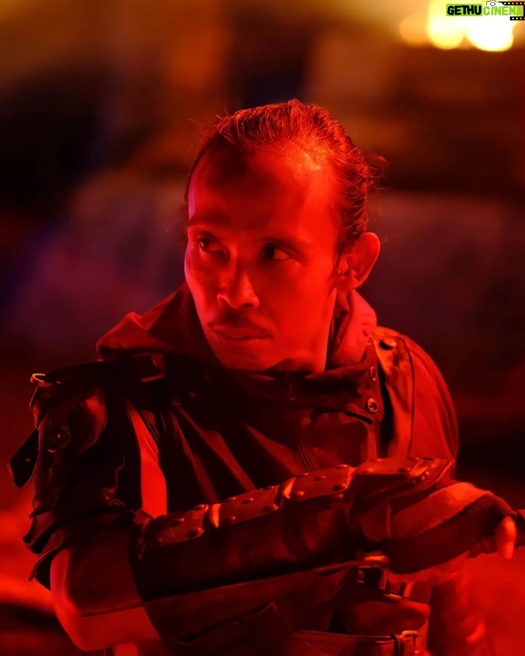 Yayan Ruhian Instagram - Bulan Juni nanti, Insya Allah dua film dimana kami terlibat #SatriaDewaGatotkaca @gatotkaca_official dan #MatKilau @filem_matkilau akan tayang. 9 Juni Gatotkaca tayang di Indonesia & 23 Juni Mat Kilau di Malaysia. Mudah-mudahan Gatotkaca juga akan tayang di #Malaysia dan sebaliknya, Mat Kilau juga akan tayang di #Indonesia karena banyak sekali yang menanyakan soal ini kepada kami. Aamiin.. #Greget #ItuTajam