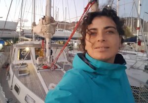 Yeşim Büber Instagram - Evim evim güzel evim ⛵
Home sweet home ⚓
#liveaboard  #sailwithkids