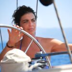 Yeşim Büber Instagram - Dümen tutmak ciddi bir iştir. 😂#sailing