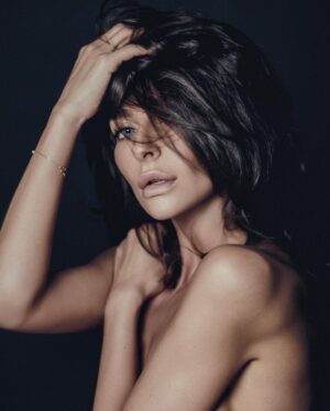 Yekaterina Varnava Instagram - Че-то удалили ..но это вообще не проблема. Дублируем. Как невыносимо красиво снимает @dvelichko😈

muah @s_shayda