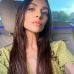 Yekaterina Varnava Instagram - Поработать. Поспать.