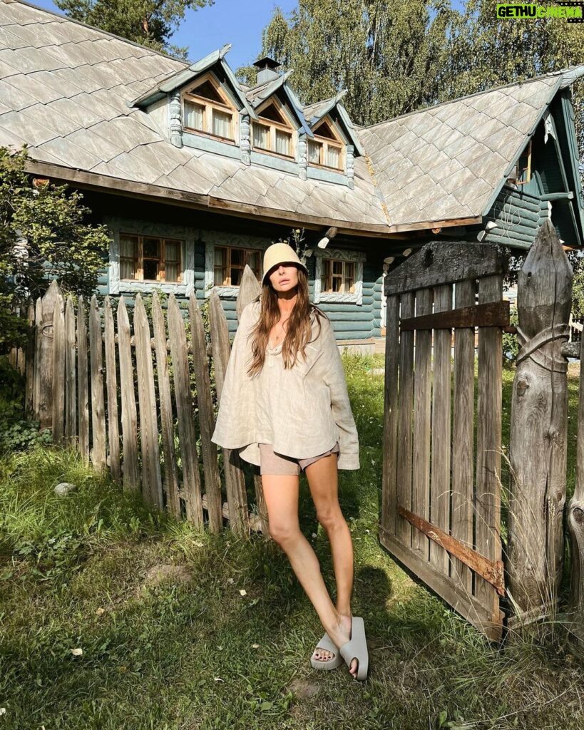 Yekaterina Varnava Instagram - Грибники, например😏 @136th @leshaterevkov @vikulin_d @xlesherx