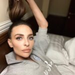 Yekaterina Varnava Instagram - Все ищут идеального спутника жизни, а я - идеального стоматолога. P.S. Рекомендации приветствуются, а то в 37 лет исправлять прикус тот еще увлекательный аттракцион.