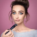 Yekaterina Varnava Instagram - Мне тут сон приснился, как я в эту субботу посетила бьюти-праздник ЛЭТУАЛЬ в Барнауле и разговаривала несколько часов с очень классными людьми. А потом мы много фотографировались, не могли поверить, что при покупке на 990 ₽ смогли сделать там же макияж или укладку…. Какой же приятный теплый сон был! Барнаул, вы понимаете, как мне не терпится встретиться с вами 21 октября в ТРЦ Galaxy, что вы мне уже снитесь!😌🫶🏻 Обязательно приходите. ЛЭТУАЛЬ подготовил подарочные бьюти-боксы для самых активных покупателей*, розыгрыши будут проводиться, кешбэки от 4000₽ будут получаться. Я тоже буду там радоваться встрече с вами. Жду! Барнаул, ТРЦ Galaxy, 21 октября с 13:00 до 18:00 будет очень круто❤️‍🔥 *Еще больше деталей ищите в постах @letoile_official