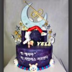 Yell Instagram – _
2019λ
20μ΄μ΄ λμ λ, μ£Όλ³μ μλ°μ λ²μ΄λκ³ μΆμ΄ λ
κΈ° νκ³ λ λλΆ μΈμ΄νΌλ₯Ό μ€λΉνλ κΈ°μ΅μ΄ λλ€μ.
κ·Έ λ€λ‘ λνλ§λ€ μ’μ μ±κ³Όλ₯Ό λ΄λ©° μ΄λ λ§ μ°Έκ°νλ€ νλ©΄ μ°μΉνλ³΄λ‘ κ±°λ‘ λλ μ¬λμ΄ λμκ³ , μ λ₯Ό λ―Ώμ΄μ£Όμλ λ§μ λΆλ€μ΄ κ³μ¬κ³Ό λμμ μ λ₯Ό μΈμ νμ§ μκ±°λ μ΄μ©νλ €λ μ¬λλ€λ μμμ΅λλ€.
μ λ κ·Έμ μ΄μ λ³΄λ€ λ°μ λ μ€λμ λ΄κ° λκΈ° μν΄ λ
Έλ ₯ν΄μμ λΏμΈλ°, λΉκ³Ό κ·Έλ¦Όμλ νμ κ°μ΄ λ°λΌμ€λλΌκ΅¬μ.
μ¬ν΄ λ¬΄λ¦ λΆμμΌλ‘ μΌμλ μΆ€λ ν λ€λ¦¬μλ§ μμ‘΄ν΄μκ³ λ€λ¦¬λ₯Ό μ λͺ» μ°λ λμ μ체μ ν¬μ»€μ€λ₯Ό λ§μΆκ³ μμ§μμ μ°Ύμλ΄μ λ€νν μμ μμ΄ λ³΅κ·νμ§λ§, κ·Έλ§νΌ μ μκ² μ΄λ² λνμ μμ΄ μ‘νμ§ μλ λ°λ₯μ μΉλͺ
μ μ΄μμ΅λλ€.
λ³μλ₯Ό μ΄κ²¨λ΄μ§ λͺ»ν μμ μ λν μμ±
κ³Ό μμν΄μ£Όμλ λΆλ€μ κΈ°λλ₯Ό μΆ©μ‘±νμ§ λͺ»ν΄μ, μ λ₯Ό μ‘΄μ€νμ§ μλ μ¬λλ€μκ² μ¬μ§λ₯Ό μ€ κ²μ΄ λ κ²μ μλμ§ μ¬λ¬κ°μ§λ‘ λ§μμ΄ λ³΅μ‘νλ μ΄μ μμΌλ
μμΌλ‘ λ λ§μ κΈ°νμ 무λκ° λ¨μμμΌλ μ λ€μ μ μμ λ§μ΄ μλ μκ³ λ₯Ό ν΅ν΄ λ€μμ λ μ’μ λͺ¨μ΅μ 보μ¬λλ¦¬κ² μ΅λλ€!
.
μ΄μ λ μΈμ λ λ μ λ°° μΈλλ‘μ λμμ£Όμ @ashes_fusionmc
μ¬ν μ
λ¬ΈλΆν° ν¨κ» ν΄μ£Όμ @fluent_official_
μ¬ν΄ νλ ¨νλ©° λμμ£Όμ κ΅κ°λνν κ°λ
λ μ½μΉλ, ν¨μμ€, μ€ν¬μΈ μ μ±
κ³Όνμ μ€λ€κΉμ§ λͺ¨λ κ°μ¬λλ €μ!
λΆμ‘±ν μ λ₯Ό λ―Ώμ΄μ£Όκ³ μν¬νΈ ν΄μ£Όμλ
@shinhangroup_official @simmonskorea
@nikeseoul @nike κ°μ¬ν©λλ€!
κ·Έλ¦¬κ³ μΆμ΄ λ μ¨μ μ§μ μμ μμ£Όμκ³ μμ€ν μ λ¬ΌκΉμ§ μ€λΉν΄μ£Όμ ν¬λΆλ€, μ¬λ¬λΆμ΄ μλ€λ©΄ μ μ무κ²λ μλμμ΄μ. κ°μ¬ν©λλ€π«Άπ»