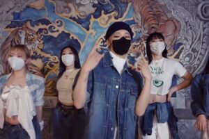 Yell Instagram - _
I Don't Care 2022 ver. at @x_academy_official 
I made this choreography last year and finally it's out to the world! This song is from 13yrs ago but it's still legend Kpop❤️‍🔥
_
13년이 지나도 여전히 명곡인 I don't care 안무 재탄생 시키기 프로젝트!
영원히 마지막이 될 수업은 아니었지만, 앞으로 제 활동에 집중하기 위해 잠시 수업은 쉬어가게 될 것 같아요🥺 찾아와 주신 모든 분들께 정말 감사드립니다!
그리고 흔쾌히 함께 해 준 혜주언니 선주 나인 희수 너무 든든하고 항상 감사합니당❤️
_
#Choreography @yell_yeri_kim 
#2NE1 - I Don't Care
@_minzy_mz @chaelincl @newharoobompark @daraxxi 
.
❤️ @__hey_joo__ @caprisunju @nain_jerkfamily @s0nghs ❤️