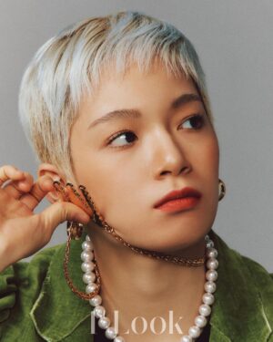 Yell Instagram - _
Tried a new style in @1stlookofficial 💚
최강 막내즈 조합💕
+
원피스 받자마자 이거 @_simeez 언니 의상 아니냐고 몇 번을 물어봤던 기억이..