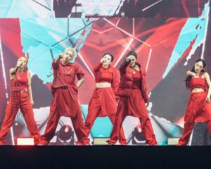 Yell Instagram - _
Some pics from SWF concert!
We had a blast every moment of concert and we are continuing our tour🥳
.
서울-부산-광주에 이어 대구로 달려가는 스우파 콘서트! YGX 무대의 스틸컷을 살짝 공개😋
티빙에서만 볼 수 있는 콘서트 VOD와 비하인드 컨텐츠가 나온다는데 저도 너무 궁금해서 빨리 보고싶네요..🌟
현장에서도, 그리고 티빙으로 한번 더 즐기는 스우파콘! 곧 대구에서 만나요❣️
_
@tving.official 
#스트릿우먼파이터콘서트 #스우파콘서트 #티빙 #TVING