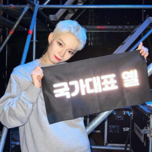 Yell Instagram - _
Today's SWF concert had a lot of fun moments🥳
지난 주 대회 때문에 아쉽게 불참한 부산콘 이후로 돌아온 광주콘!
한결 마음 편하게 즐길 수 있어서 더 신났던 것 같아요☺️ 다음은 대구에서 만나요💘
.
+윤경이가 씌워준 핑크가발
+이삭언니의 막내사랑에 하복근 운동