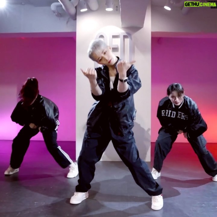 Yell Instagram - _ I'll show u guys what's in my bag😜 Everyone nailed it! Thanks all who being with me for 2 days, and especially thank u to @official_g_i_dle for this great song❤️🔥 _ #MyBag - ( )I-DLE 🤍 @chae_1on @kina__na_ 🤍 @ofd_onlyforward
