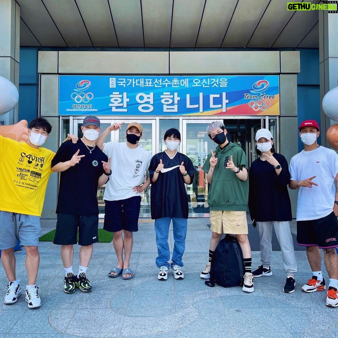 Yell Instagram - _ 드디어.. 입촌훈련 #진천선수촌 많은 분들이 도와주신 덕분입니다 정말 감사해요🙏🏻 아직 성치 않지만 최선을 다할 겁니다 빠른 무대 복귀를 위해⚡️ 진천선수촌 국가대표훈련장