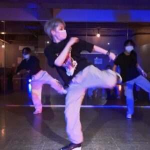 Yell Instagram - _
My dance in some classes that I have not uploaded yet
다른 댄서들의 안무를 배울 때마다 부족함을 많이 느껴서 부끄럽지만 그래도 춤 너무 재미지다...!!!/&:&;@;@;&! 순서는 최신 순🙈
.
1. Run the world - @yeojin1009 x @issa_jihyo 
2. 열중쉬어 - @__hey_joo__ 
3. Dunk Contest - Eunkyung
4. Pretty Savage - @__hey_joo__