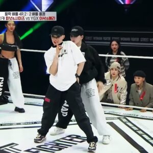 Yell Instagram - _
Here is ISAK x YELL collab you have been waiting for!
This routine was for SWF battle and we lost then, but I felt like I won this time.
And so happy to dance with my lovely sis💖
.
탈락배틀부터 수업까지 이삭언니와 함께 한 마놀로!
배틀 이기려고 이 갈고 짠 안무라 어렵게 느끼셨을텐데도 많이 찾아와주셔서 정말 감사했습니다..
우리 이삭언니랑 함께 해서 행복했구 항상 고마워요 우리 오래 같이 합시당❣️
_
#Choreography
@isakkk_woo @yell_yeri_kim 
#Manolo - @triplee116 
@x_academy_official