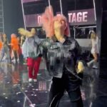 Yell Instagram - _ Today's SWF concert had a lot of fun moments🥳 지난 주 대회 때문에 아쉽게 불참한 부산콘 이후로 돌아온 광주콘! 한결 마음 편하게 즐길 수 있어서 더 신났던 것 같아요☺️ 다음은 대구에서 만나요💘 . +윤경이가 씌워준 핑크가발 +이삭언니의 막내사랑에 하복근 운동