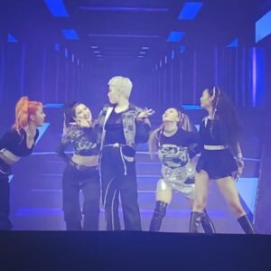 Yell Instagram - _
The first SWF On the Stage concert is over yesterday! And this part will change every time we perform hehe
.
주말을 순삭시킨 스우파 서울콘 재밌게 보셨나요?
YGX의 두 번째 무대 속 작은 코너, 언니들의 막내 따라하기
막내가 뭘 할 지 모르는 그 긴장감(?)을 느끼는 언니들의 모습을 즐기는 재미에 삽니다ㅎ
앞으로 남은 콘서트도 기대해 주세요>_<🌟
#SWF #스트릿우먼파이터 #YGX