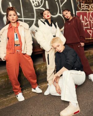 Yell Instagram - _
#Nike #OwntheFloor 
My fav pics with my fav unnies'❤️