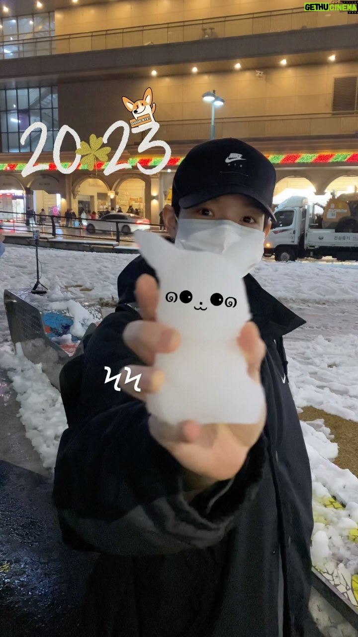 Yell Instagram - 최고와 최악의 순간들이 공존했던 2023년 Good bye - ( ´͈ ꇴ `͈)੭⁾⁾·°˖✧˖°💖