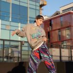 Yell Instagram - Starting 2023 with #Ditto I danced two choreography in this song 새해 첫 연습 전 워밍업으로 디토 챌린지 안무가 둘 다 좋아서 합쳐버리기 #Choreography Original + @liakimhappy x @color.kr #Newjeans #디토