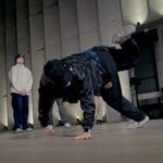 Yell Instagram – _
Light freestyle cypher in November with world wide bgirls🌏
We did at parking lot in front of the @1milliondance , a little cold but it was hot moment :)
Thank you for making this happened, it’s the first time making a cypher vid with global bgirls!
.
추위가 시작되던 11월 말에 세계선수권 끝나고 바로 추진한 비걸 프리스타일 싸이퍼
이렇게 글로벌하게 모여서 영상을 만들기 쉽지 않은데, 원밀리언과 비걸들이 도와주신 덕에 멋진 영상이 나왔습니다!
풀버전은 유튜브에서 확인해주세요😉
_
🇰🇷 @yell_yeri_kim
🇱🇹 @bgirl_nicka
🇩🇪 @bgirljilou
🇯🇵 @bgirl_ram
🇧🇪 @bgirlmadmax