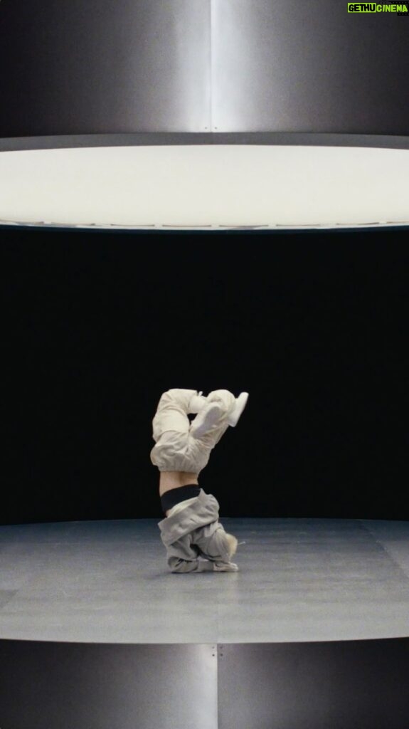 Yell Instagram - The next dimension of Nike Dance: Watch breaker Yell-Yeri Kim @yell_yeri_kim Own the Floor. 새로운 차원의 나이키 댄스, 비걸 예리를 통해 만나 보세요. Own the Floor 📍 Seoul, Korea