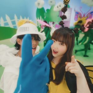 Yeojin Instagram - 🫶
안녕하세요 여진입니다 :)
이번 악동뮤지션의 4번째 싱글 ‘LOVE LEE’ 앨범에 love lee 노래의 안무를 작업했습니다🥰
악뮤의 목소리 듣고 귀가 녹아내리는줄 알았다죠🫠🤍
이번 곡들도 많이 사랑해주세요!

디렉하신 병곤오빠 너무 고생많으셨습니다 많이 감사드려요🥹🙏✨
그리고 우리 댄서분들도 너무 수고많으셨습니다!
또한 나때매 시간내어 어시해주느라 제일고생한 우리 딸랑구 @hanbi1016 한비에게 무한사랑을 :) !!!

#artist @akmuofficial Love Lee✨
#choreography By Me @yeojin1009 
#director BK @hitechgon 🙏

#akmu #lovelee #yeojin #yeojinchoreography #악동뮤지션 #러브리 #안무가