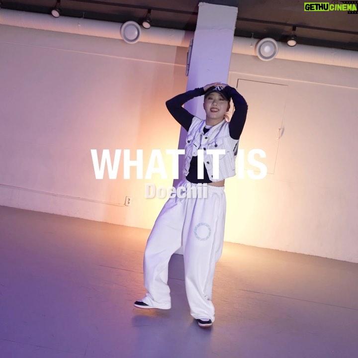 Yeojin Instagram - π #music @doechii - What it is #choreography @yeojin1009 Me #location @uplydance_ Every friday 7:20pm μ€λμ λλ¦ ν΄νΌνκ² μ·λλ νμμ€μ΄ μΈλ€μΌ μΈκ² μλ€κ³ μ’μνμ
¨λ€ #yeojin #yeojinchoreography #urbanplay #classvideo #friday #doechii #whatitis