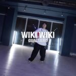 Yeojin Instagram - 💥 #music @officialgualtiero - WIKIWIKI #choreography @yeojin1009 #location @uplydance_ Every Friday 7:20pm 안무짜서 연습하고 다음날 왜 몸이 쑤시나 했다😂 이안무를 연속으로 3번춰도 안힘들어할 그날을 위해 😣🤟 #yeojin #yeojinchoreography #urbanplay #classvideo #gualtiero #wikiwiki #여진 #수업영상 #어반플레이 어반플레이댄스아카데미