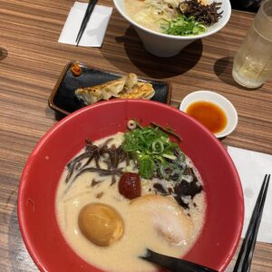 Yeojin Instagram - 🥸
우당탕탕 오사카일기 (feat. 한비가 분양해준 두친구)

#osaka #japan #yeojin #오사카 #일본 #여진 #인형뽑기달인 #우당탕탕
