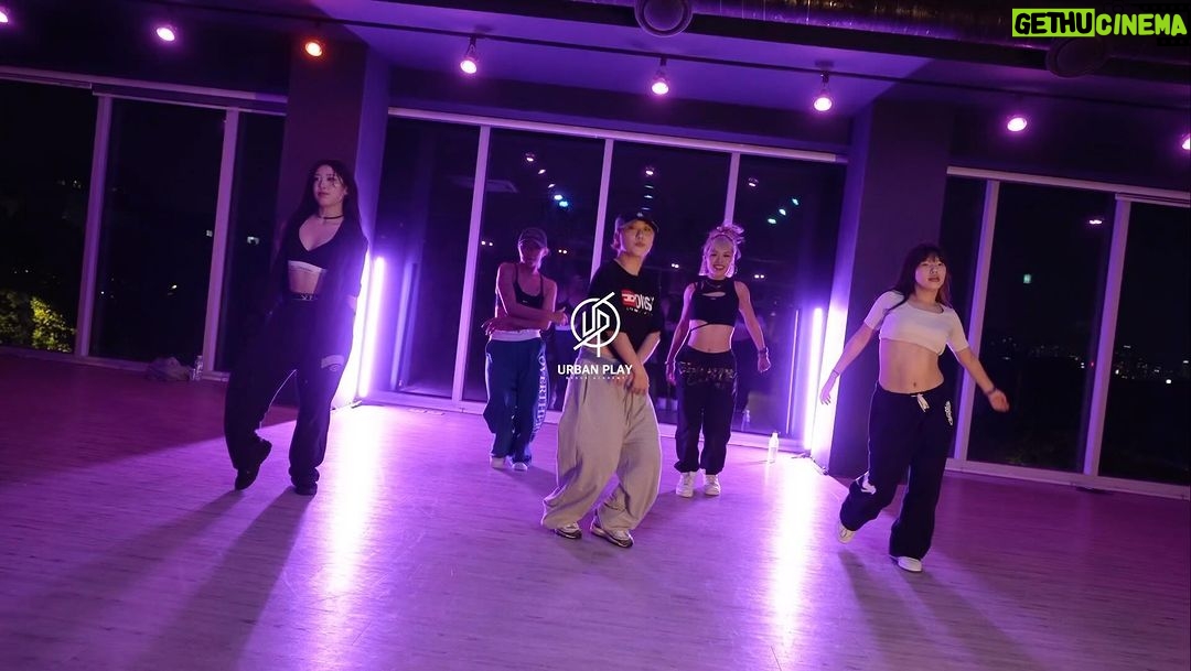 Yeojin Instagram - #remind @way_ched Everything @yeojin1009 choreography In @uplydance_ Every friday 7:20pm 드뎌드뎌 많이들 문의주셨던 에브리띵 리마인드를 했었다죠! 한창 정신없을때 짯던 안무였는데, 다시금 돌아보니 질감이 참 좋은 노래인것같어요 🫡✨ 리마인드는 언제나 날 되돌아보게해 후후 이날도 함께해주신 여러분께 감사합니다 🥰 #wayched #bibi #yeojinchoreography #classvideo #everything