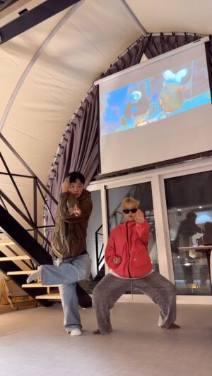 Yeojin Instagram - 쿵푸 스승님을 뵙고왔습니다 🐾🥋

🏕️ #덕두글램핑 

#쿵푸 #스승 #내일생일 #1009 #생일이라 #특별히 #알려주심