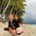 Yeojin Instagram - 🫧🌴 #yeojin #boracay Boracay Island